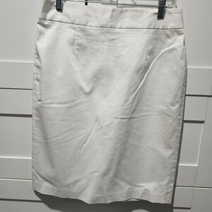 Banana Republic size 6 white skirt